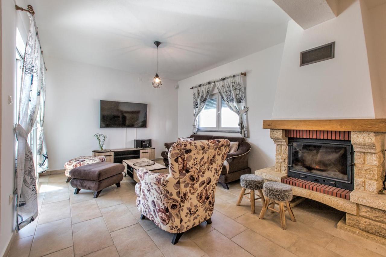 Luxury House Cesarica Villa Bagian luar foto